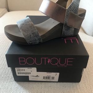Corky’s boutique bandit sandal in pewter